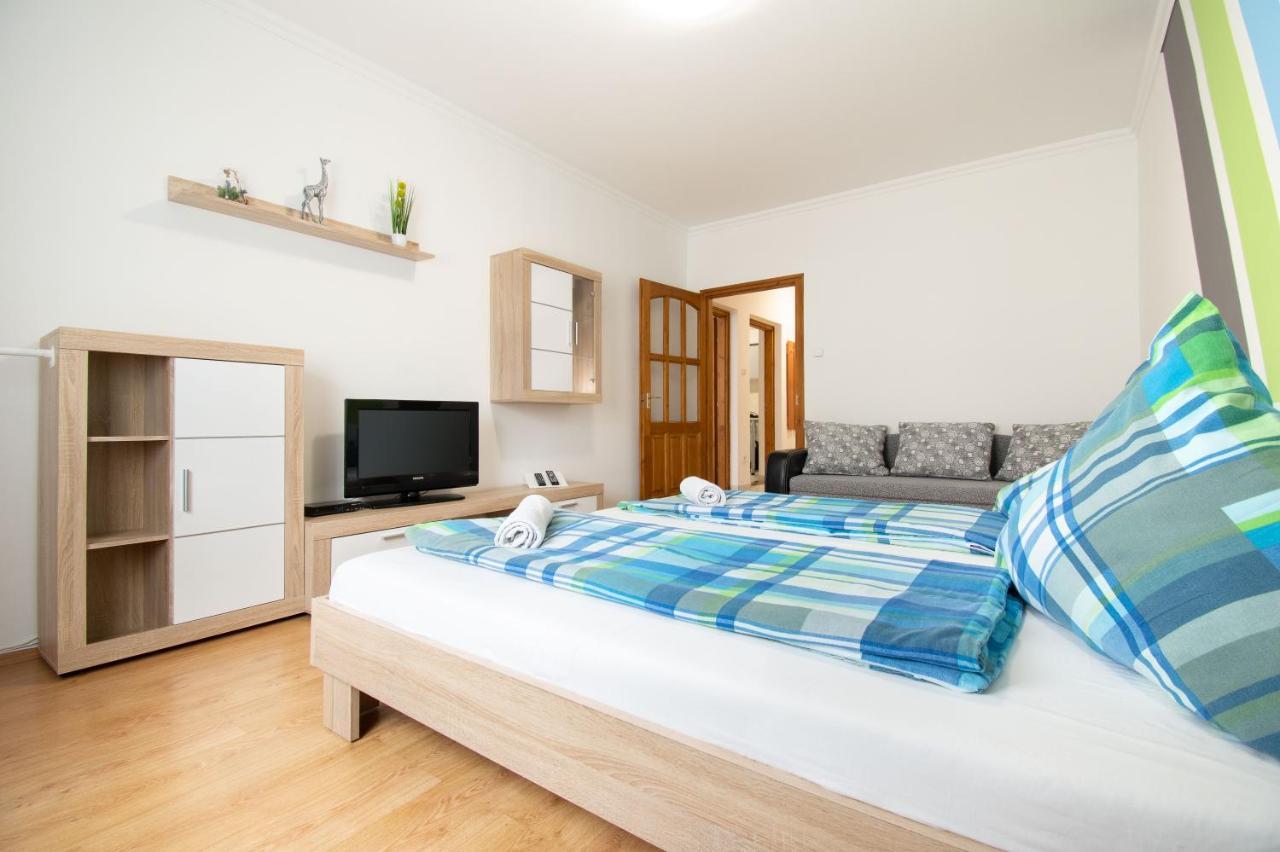 Lux Apartmanok Hajdúszoboszló Exteriör bild